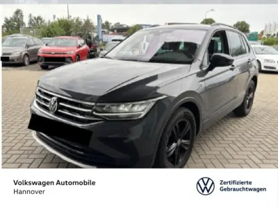 Gebraucht VW Tiguan Sport 150 PS (110 kW) 2022 Grau SUV