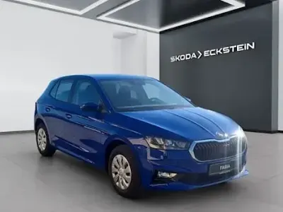 Ny Skoda Fabia Essence 95 HK (69 kW) 2026 Blå Halvkombi