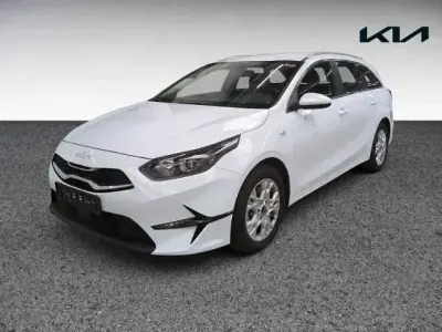 Gebraucht Kia Ceed Sportswagon Vision 140 PS (102 kW) 2025 Wd) cararraweiss (weiss Kombi