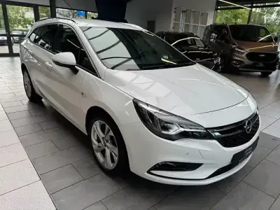 Gebraucht Opel Astra Dynamic 125 PS (91 kW) 2018 Weiß Kombi
