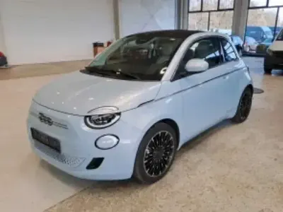 Usata Fiat 500e La Prima 86 kW (118 CV) 2022 Blu Utilitaria
