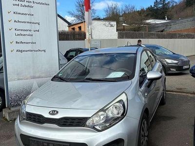 Second-hand Kia Rio Edition 7 109 CP (80 kW) 2012 Argintiu Berlinǎ