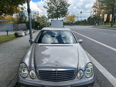 Mercedes E200