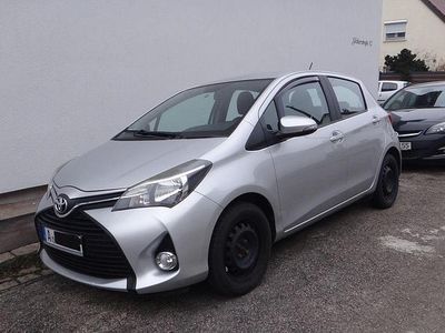 Silber Gebraucht 2015 Toyota Yaris Kleinwagen | 7.899 € (Fairer Preis)