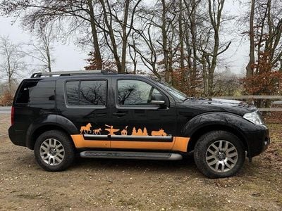 Schwarz Gebraucht 2015 Nissan Pathfinder SUV | 17.222 €