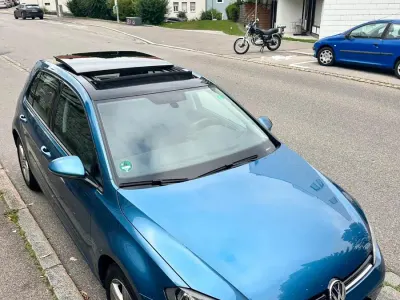 Gebraucht VW Golf VII Comfortline 105 PS (77 kW) 2013 Blau Kleinwagen
