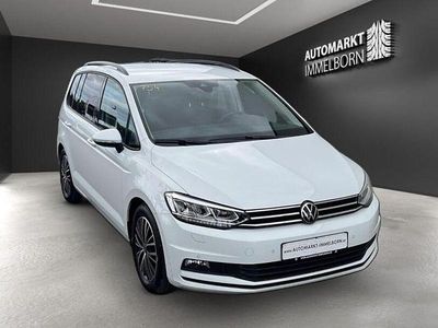 Weiß Gebraucht 2023 VW Touran Comfortline Van / Kleinbus | 30.400 € (Fairer Preis)