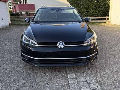 Schwarz Gebraucht 2017 VW Golf VII Highline Kombi | 22.500 €