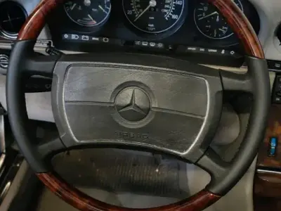 Gebraucht Mercedes 560 240 PS (176 kW) 1987 Blau Cabrio