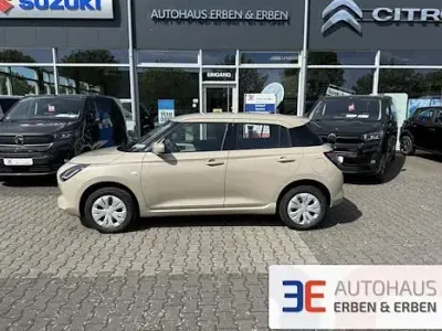 Nuova Suzuki Swift Club 83 CV (61 kW) 2026 Beige Utilitaria