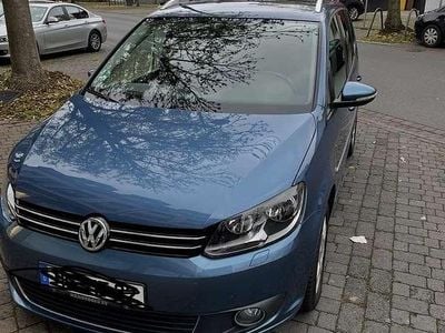 Gebraucht VW Touran Comfortline 140 PS (102 kW) 2014 Blau Van / Kleinbus