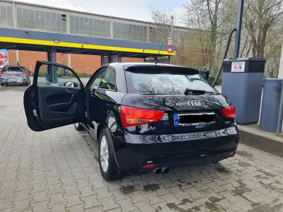 Używany Audi A1 Ambition 122 KM (89 kW) 2011 Czarny Hatchback