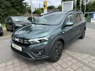 Gebraucht Dacia Jogger Expression 101 PS (74 kW) 2025 Zedergrün Van / Kleinbus
