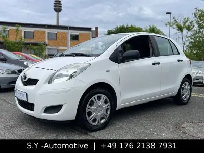 Gebraucht Toyota Yaris Cool 69 PS (50 kW) 2011 Solid white Kleinwagen