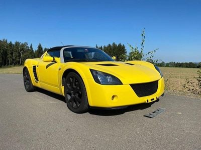 Usata Opel Speedster 200 CV (147 kW) 2005 Giallo Cabrio