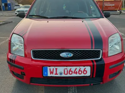 Gebraucht Ford Fusion 100 PS (73 kW) 2003 Rot Kleinwagen