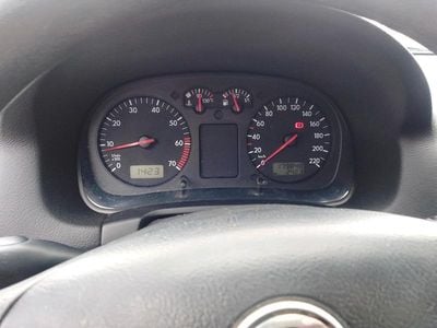 Blau Gebraucht 2001 VW Golf IV Kleinwagen | 1.550 € (Fairer Preis)