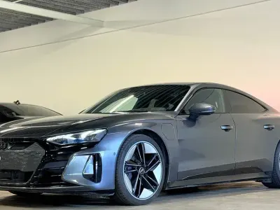 Gebraucht Audi e-tron GT quattro Sport 389 kW (530 PS) 2022 Grau Limousine