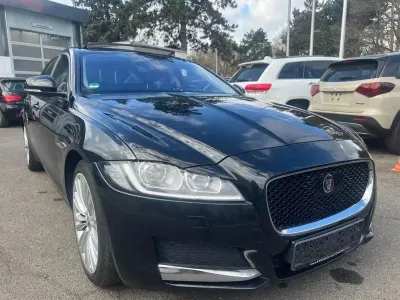 Gebraucht Jaguar XF 163 PS (119 kW) 2015 Schwarz Limousine