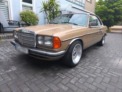 Gebraucht Mercedes 230 136 PS (100 kW) 1984 Coupé