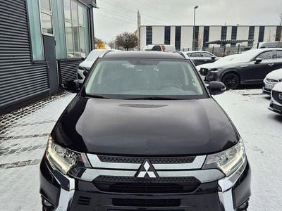 Schwarz Gebraucht 2020 Mitsubishi Outlander P-HEV Basis SUV | 22.900 € (Fairer Preis)