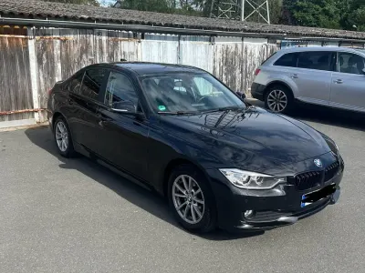 Gebraucht BMW 318 143 PS (105 kW) 2014 Schwarz Limousine