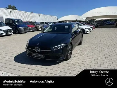 Gebraucht Mercedes A200 Progressive 163 PS (119 kW) 2025 Schwarz Limousine