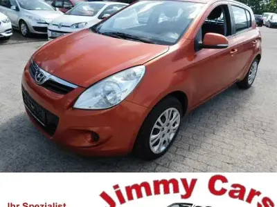 Gebraucht Hyundai i20 Comfort 90 PS (66 kW) 2011 Orange Kleinwagen
