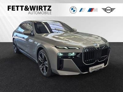 Begagnad BMW 750e M Sport 489 HK (359 kW) 2024 Grå Sedan