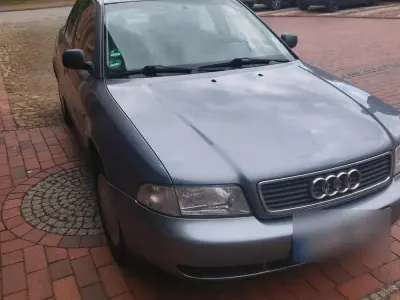 Brugt Audi A4 101 HK (74 kW) 1996 Grå Sedan