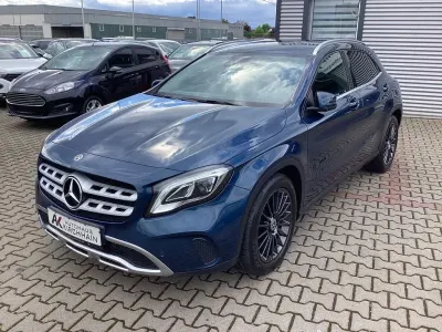 Gebraucht Mercedes GLA250 211 PS (155 kW) 2019 Blau SUV