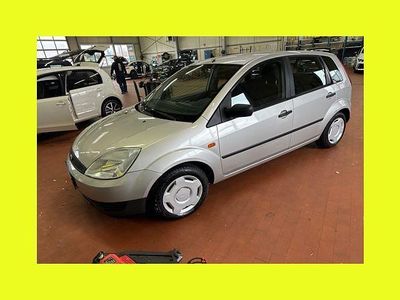 Usata Ford Fiesta 60 CV (44 kW) 2003 Argento Utilitaria