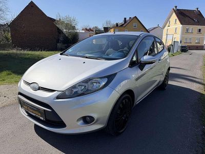 Gebraucht Ford Fiesta Trend 82 PS (60 kW) 2009 Polarsilber metallic Kleinwagen