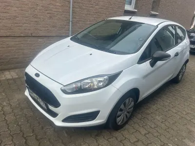 Używany Ford Fiesta Ambiente 75 KM (55 kW) 2016 Biały Hatchback