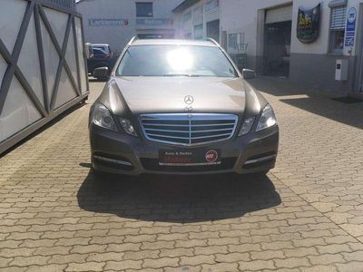 Indiumgrau metalliclack Gebraucht 2012 Mercedes E200 Kombi | 14.990 € (Teuer)