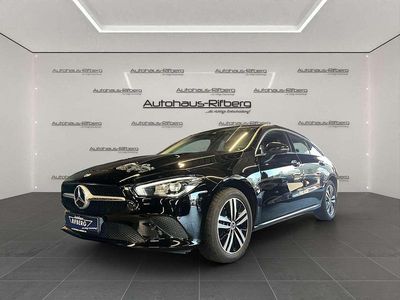 Second-hand Mercedes CLA250e 218 CP (160 kW) 2022 Negru Berlinǎ