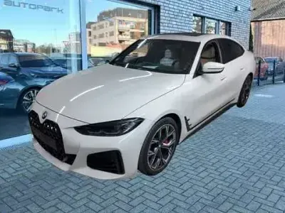Gebraucht BMW 430 Sport Line 286 PS (210 kW) 2023 Alpinweiss iii Coupé