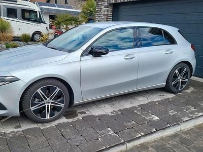 Usado Mercedes A200 Night 163 HP (119 kW) 2023 Prateado Sedan