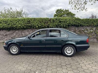 BMW 523