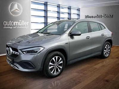Grau Gebraucht 2020 Mercedes GLA250 Style SUV | 31.980 € (Etwas zu teuer)