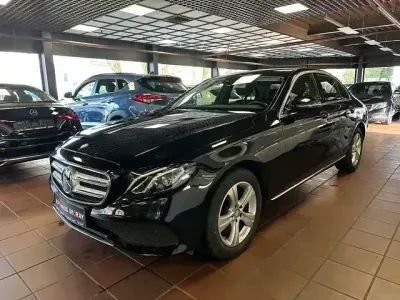 Gebraucht Mercedes E220 Avantgarde 194 PS (142 kW) 2016 Schwarz Limousine