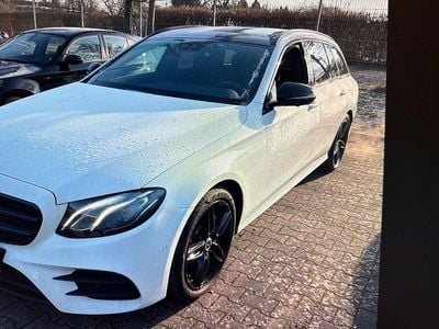 Weiß Gebraucht 2018 Mercedes E220 AMG line Kombi | 24.890 € (Guter Preis)