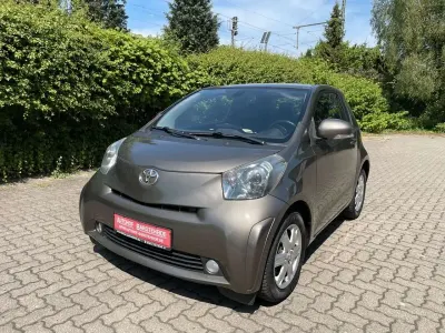 Second-hand Toyota iQ Basis 68 CP (50 kW) 2010 Maro Hatchback