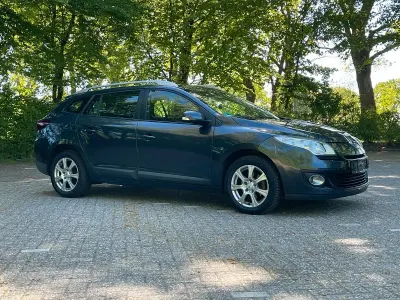 Gebraucht Renault Mégane GrandTour 116 PS (85 kW) 2013 Grau Kombi