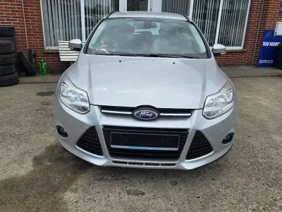 Używany Ford Focus Trend 105 KM (77 kW) 2014 Srebrny Kombi