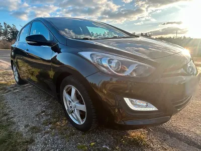 Gebraucht Hyundai i30 Premium 99 PS (72 kW) 2012 Schwarz Limousine