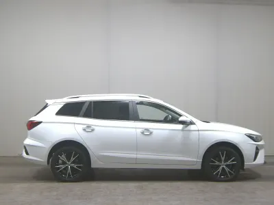 Używany MG MG5 EV Luxury 130 kW (177 KM) 2024 Biały Kombi