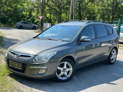 Gebraucht Hyundai i30 Style 116 PS (85 kW) 2009 Grau Limousine