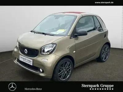 Gebraucht Smart ForTwo Cabrio Passion 90 PS (66 kW) 2017 Gold Cabrio