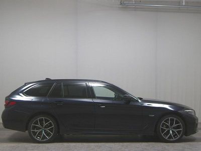 Gebraucht BMW 530e M Sport 292 PS (214 kW) 2022 Schwarz Kombi